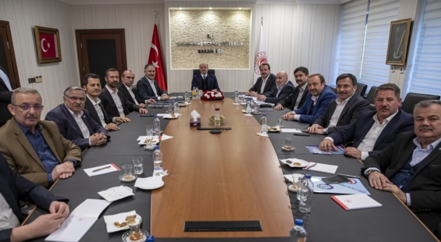 Memur-Sen Başkanı Yalçın'dan Bakan Bilgin'e ziyaret: Ek zam bekliyoruz