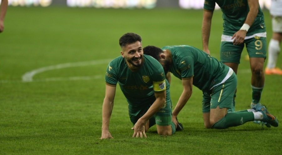 Bursaspor'un kaptanı Şahin: Özer abinin tecrübelerinden faydalanacağız