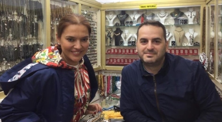 Bursalı esnaf ünlülere 35 bin dolara tespih satıyor