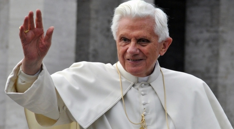 Eski Papa 16. Benedict hayatını kaybetti