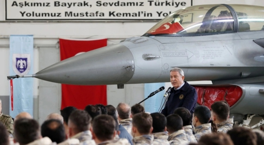 Bakanı Akar ve TSK'nın komuta kademesi Diyarbakır'da