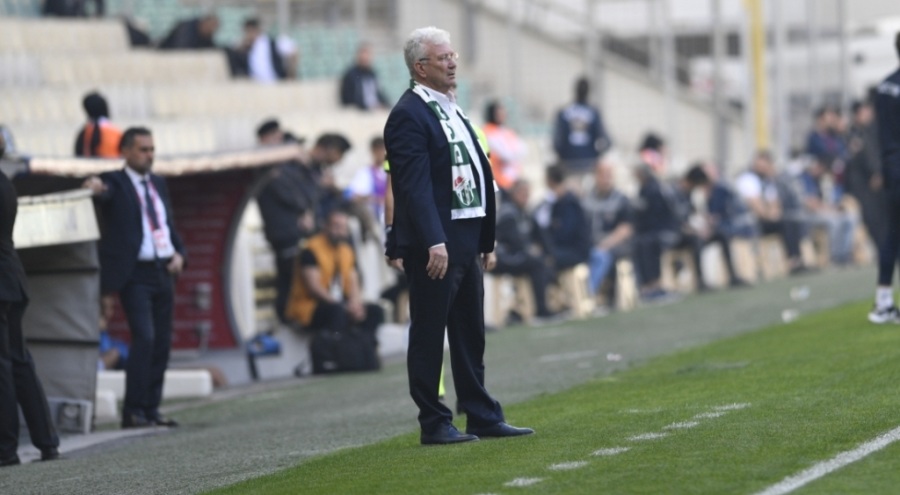 Bursaspor'a  2022'de dört farklı teknik adam