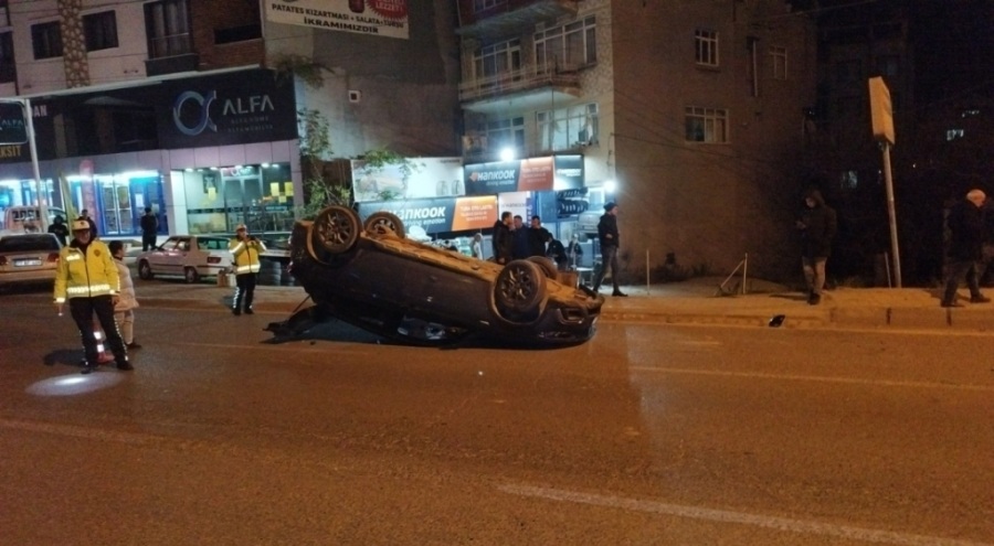 Bursa Orhangazi'de kaza! Otomobili bırakıp kaçtılar