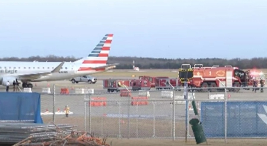 ABD'de yolcu uçağının motoru bir personeli içine çekti