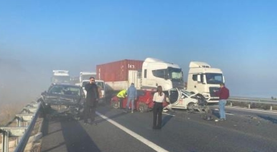 Bursa'da sis zincirleme kazaya neden oldu