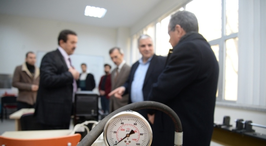 Otomotiv ve savunma sanayine yeni projeler Bursa'dan çıkacak