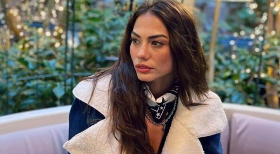 Demet Özdemir'den eksi 3 derecede mayolu poz