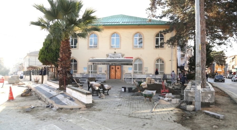 Bursa'da Gürsu Merkez Cami'nin çevresi yenileniyor