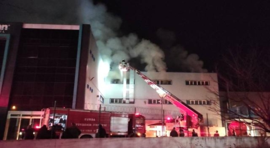 Bursa'nın Kestel ilçesindeki tekstil fabrikasında yangın çıktı