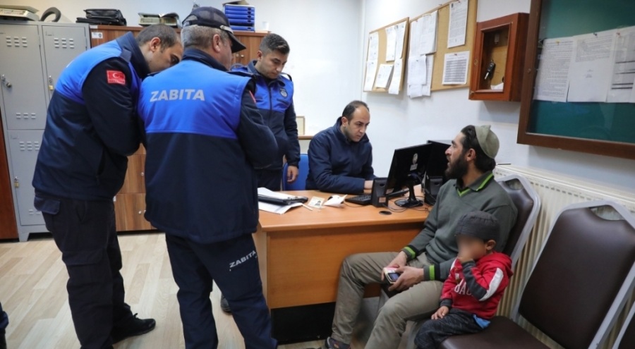 Gemlik'te zabıta ekiplerinden dilenci operasyonu