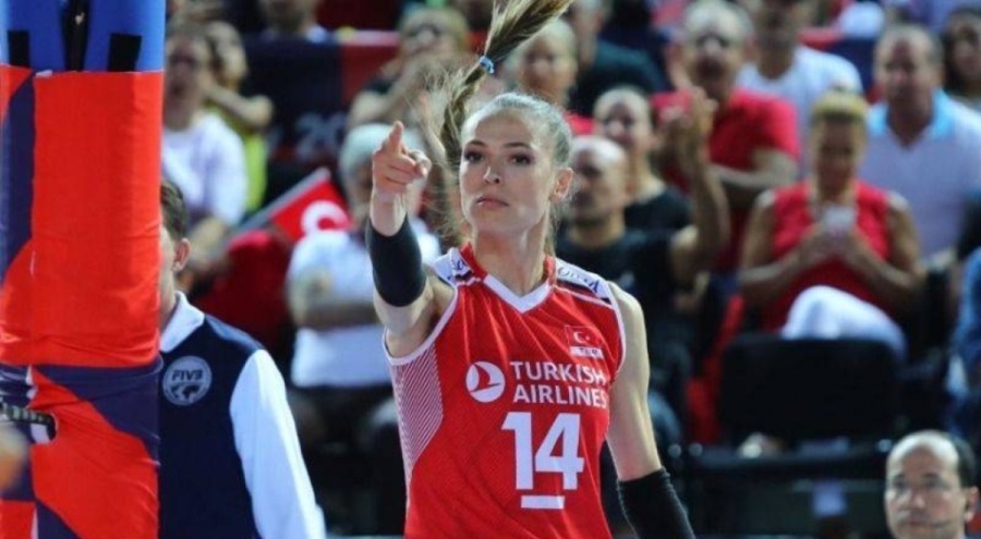 Milli voleybolcu Eda Erdem Dündar, zatürre oldu