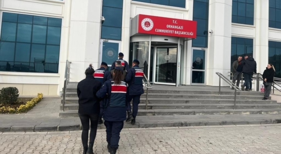Bursa'da ev sahibi hastanedeyken altınları çaldılar
