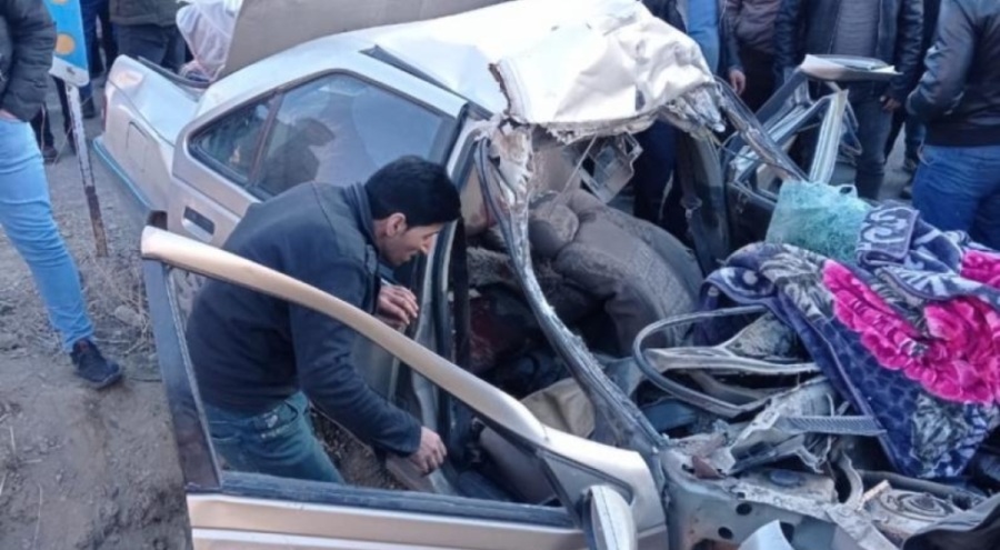 Türk vatandaşları İran'da kaza yaptı: 4 ölü