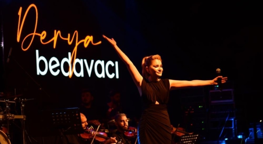 Derya Bedavacı'dan Bursalı dinleyicilerine müzik ziyafeti