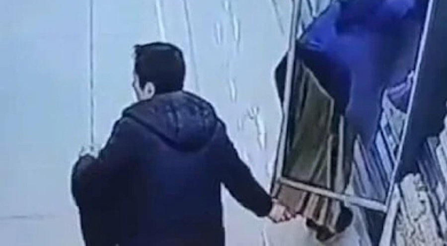 Markette kadının etek altı fotoğrafını çeken komiser tutuklandı