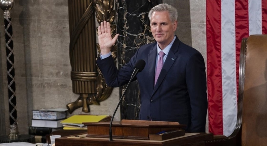 McCarthy yemin ederek göreve başladı