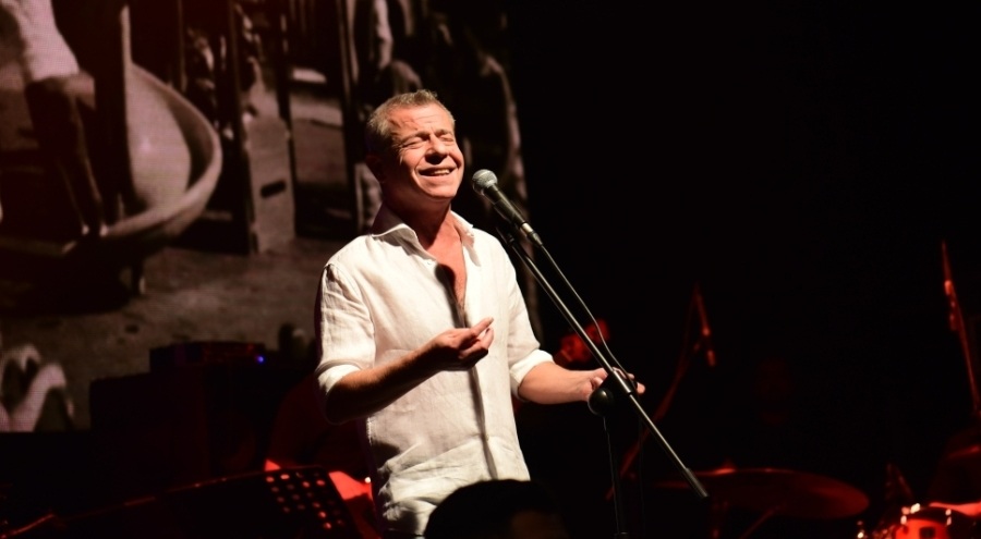 Levent Yüksel'den Bursalılara müzik ziyafeti