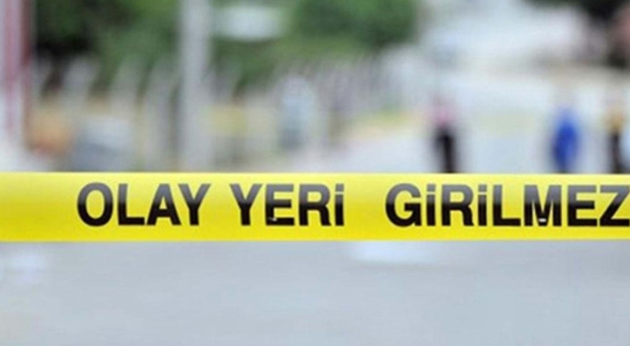 Camide namaz kılarken başından vuruldu