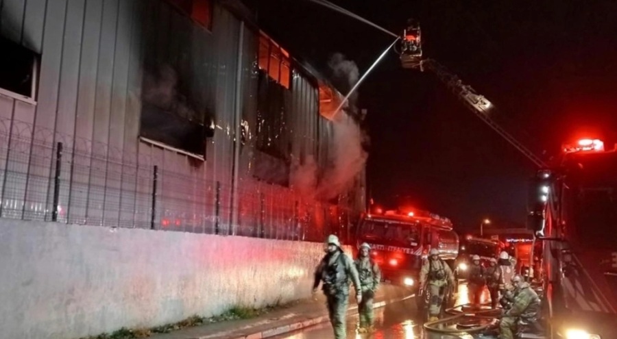 Kauçuk fabrikasında yangın: Kül oldu