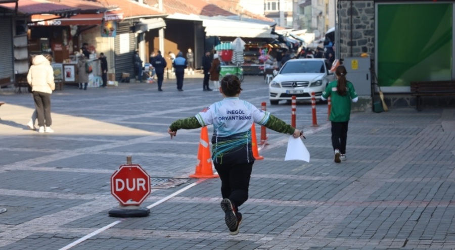 Bursa'da tarihi çarşıda oryantiring heyecanı