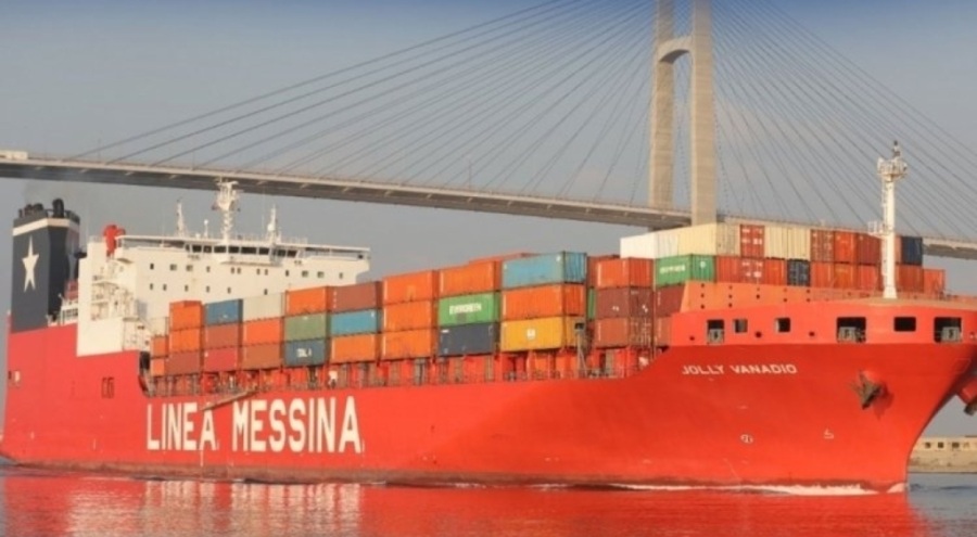 Süveyş Kanalı'ndaki kargo gemisi kurtarıldı