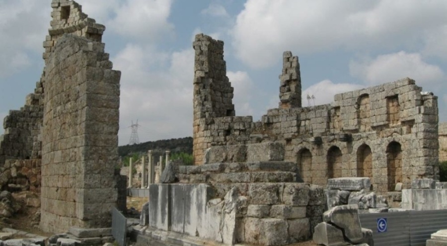 Perge Antik Kenti'ne rekor ziyaretçi