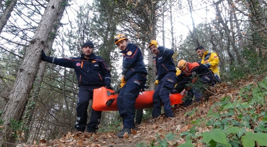 Bursa Uludağ'da bacağı kırılınca 12 saat mahsur kaldı