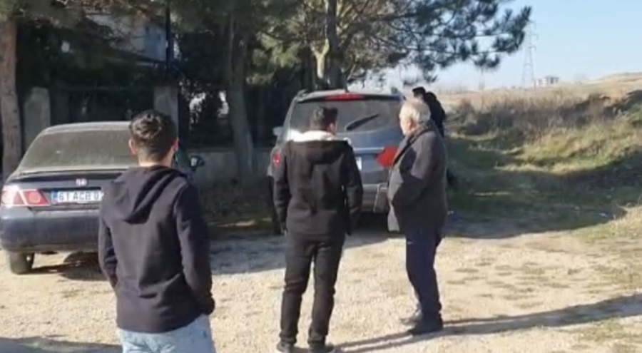 Bursa'da 3 aracın camlarını kırarak paraları çaldılar