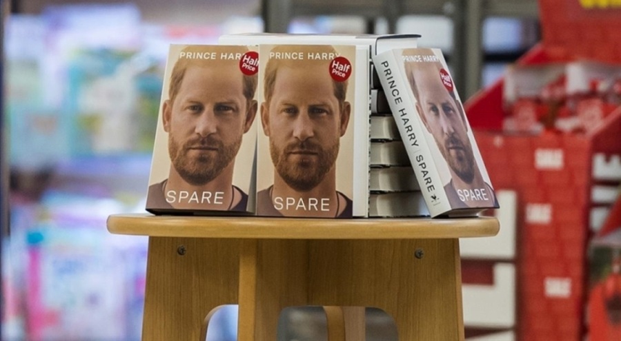 Prens Harry'nin tartışmalı kitabı satışta