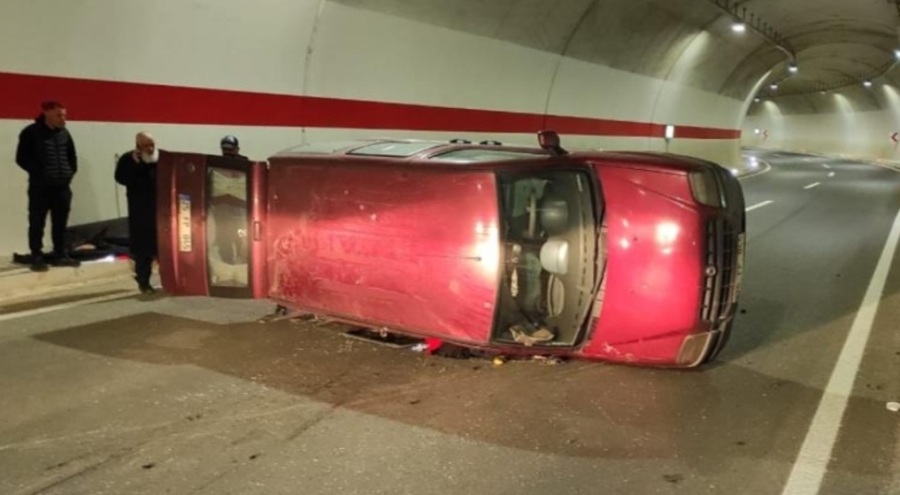 Tünel içinde yan yattı