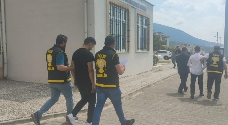 Bursa'da hurdacıyı öldürüp hamburger yemeye gitmişler
