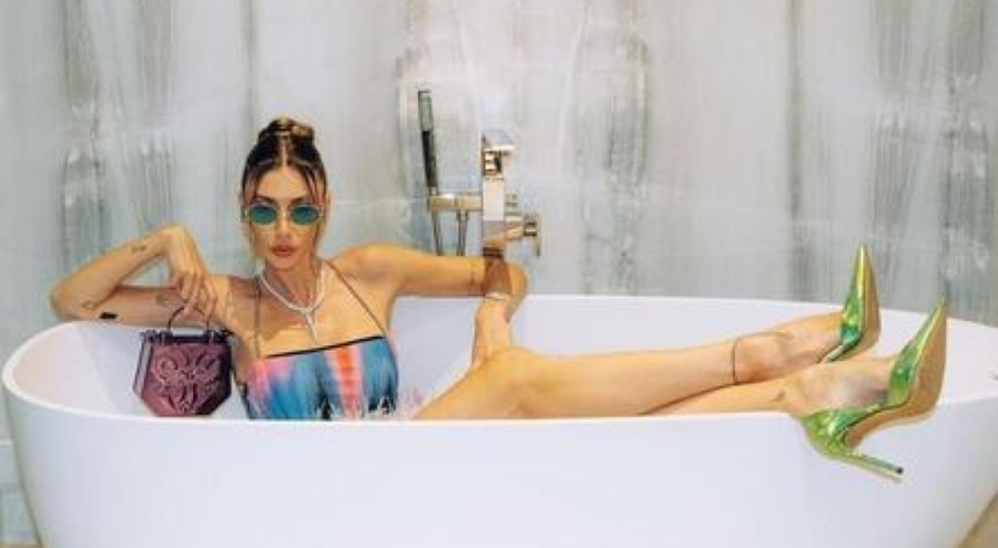 Şeyma Subaşı'ndan jakuzi paylaşımı