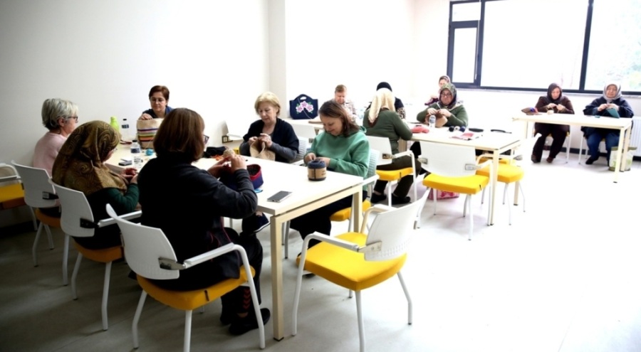 Olgun Gençlik Merkezleri, orta yaş kuşağının uğrak mekanı oldu