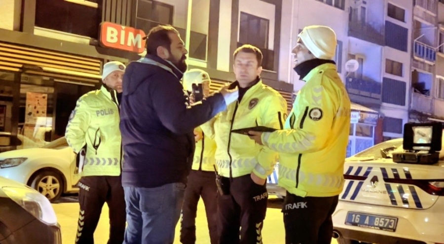 Alkolmetreyi üflemeyi reddedip, alkollü olduğunu itiraf etti