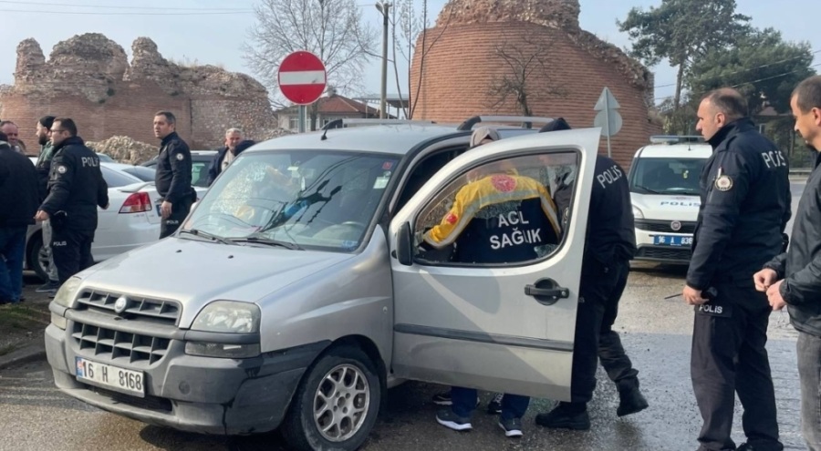 Bursa'da trafikte husumetlisine silahlı saldırı düzenledi