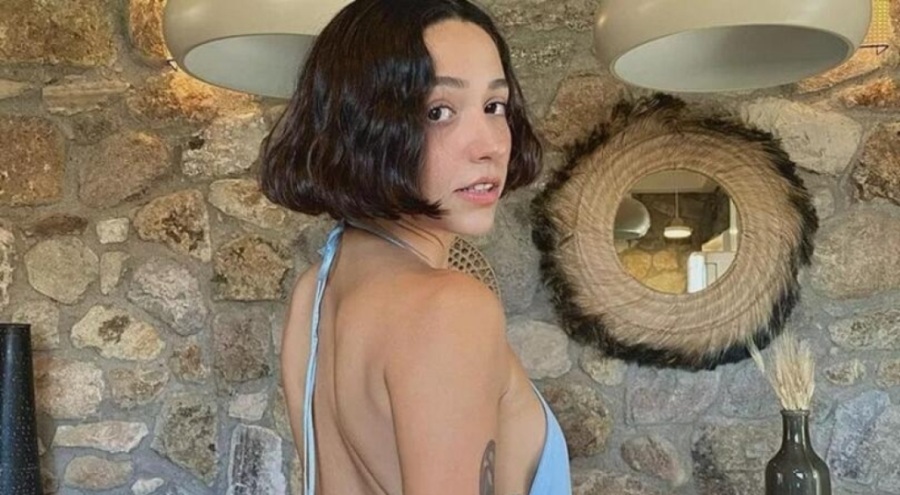 Zeynep Bastık'ın her pozu olay oluyor