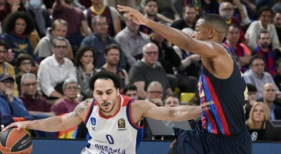 Anadolu Efes, Barcelona'yı devirdi