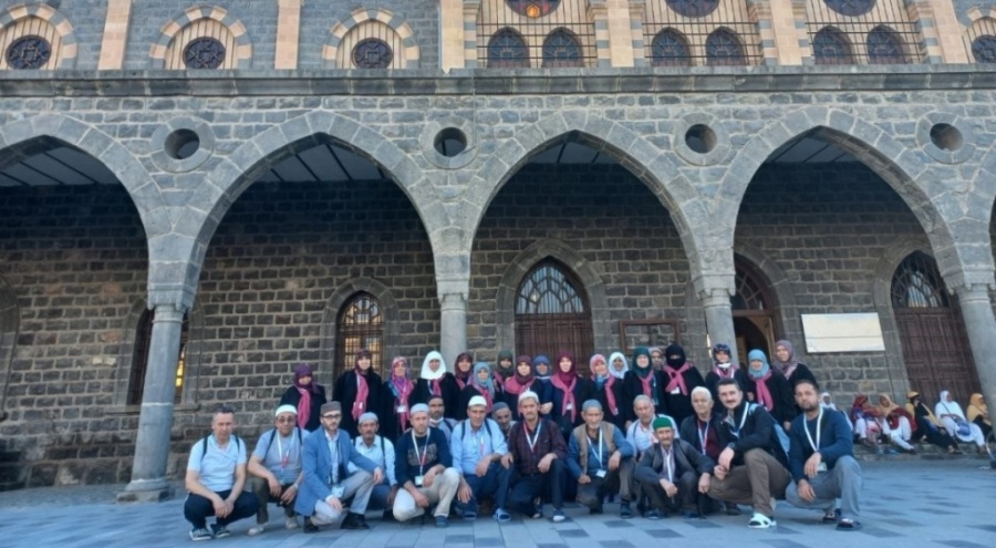 Bursa'da fındık üreticileri mahsullerini satıp umreye gitti