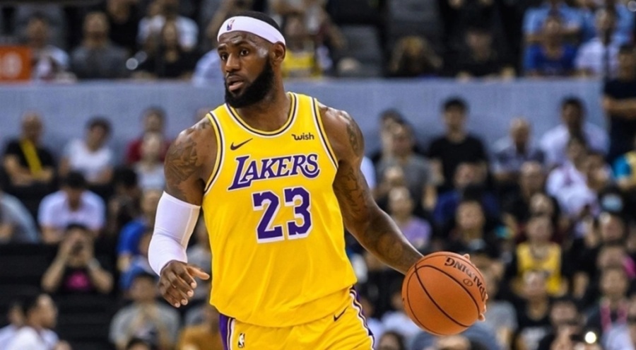 LeBron James, 38 bin sayı barajını aştı