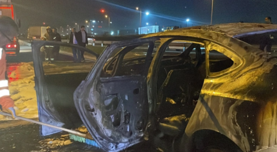 Yeni aldığı otomobil alev alev yandı!