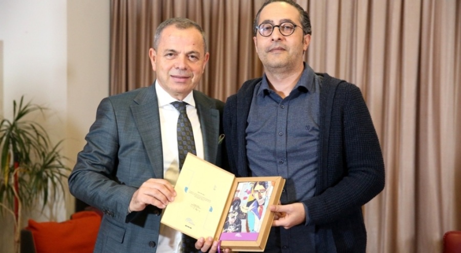 Ali İpek Bursalı kitapseverlerle buluştu