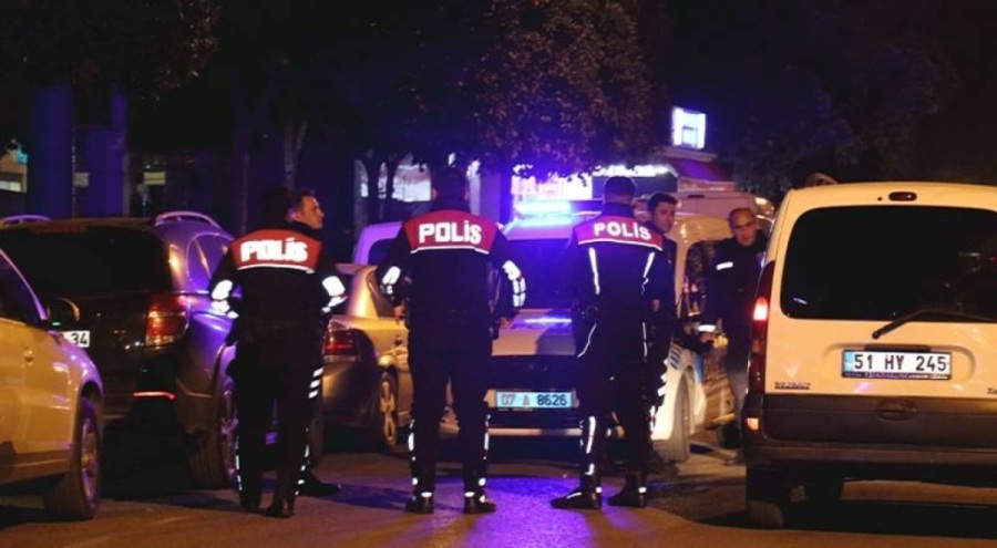 Tartıştığı annesine bıçakla saldırdı