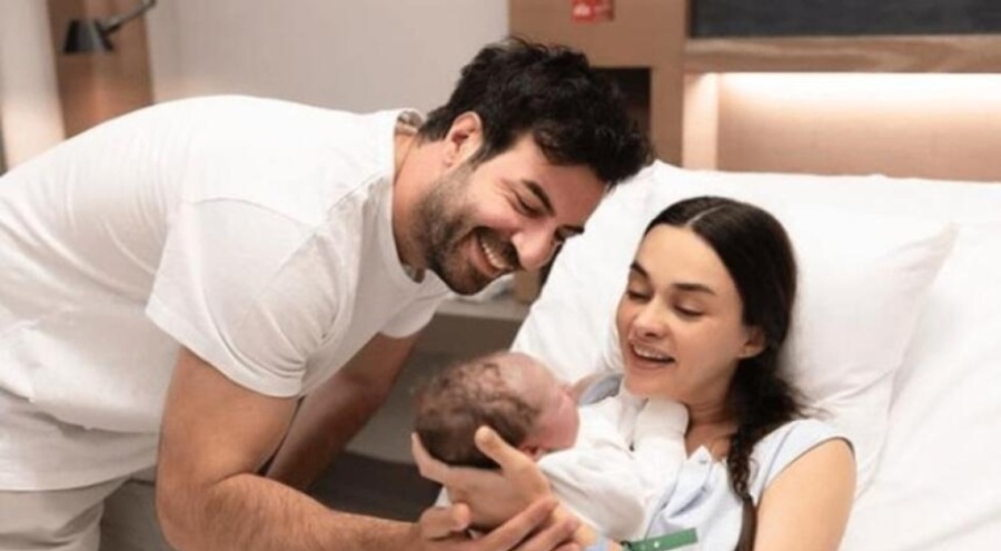 Hande Soral sete oğlu Ali'yle gidiyor