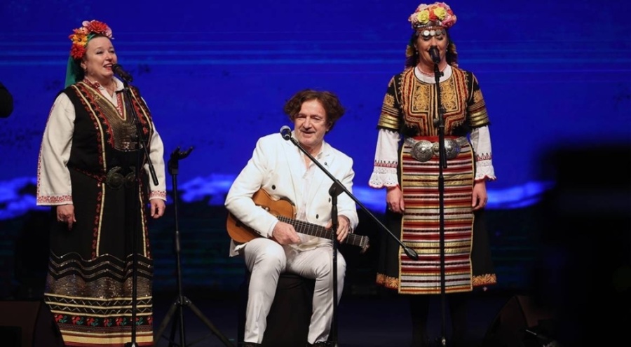 Sanatçı Goran Bregovic, 'Türkiye Yüzyılı' şarkısına eşlik etti