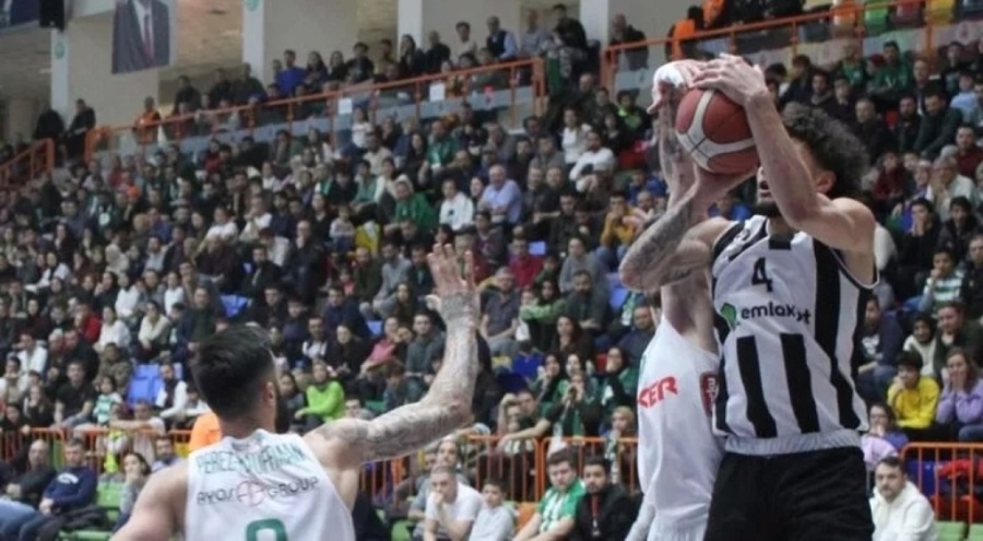 Beşiktaş, Konyaspor'u deplasmanda devirdi