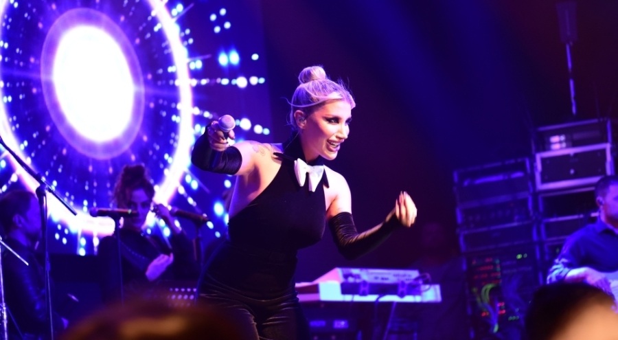 İrem Derici'den Bursa'da unutulmaz konser