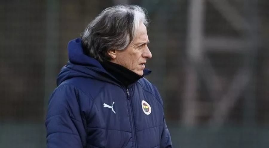 Fenerbahçe'de 6 futbolcu sarı kart ceza sınırında