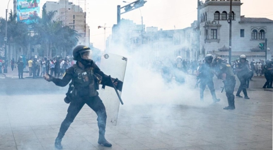 Peru'da hükümet karşıtı gösterilerde ölenlerin sayısı 60'a yükseldi