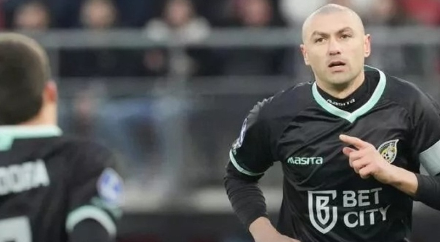 Burak Yılmaz Hollanda'da attığı gollerle adından söz ettiriyor