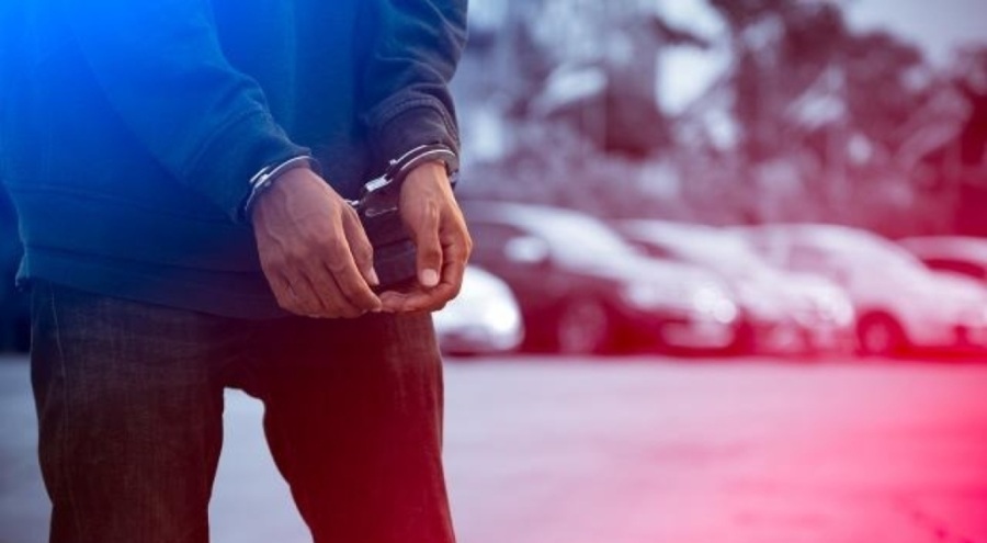 Adana'da 5 terörist teslim oldu